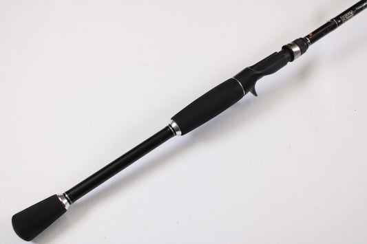 The Fitzgerald PLF76MH 7'6" Medium Heavy Used Casting Rod, in very good condition, is ideal for anglers and pairs perfectly with our rod and reel trade-in program.