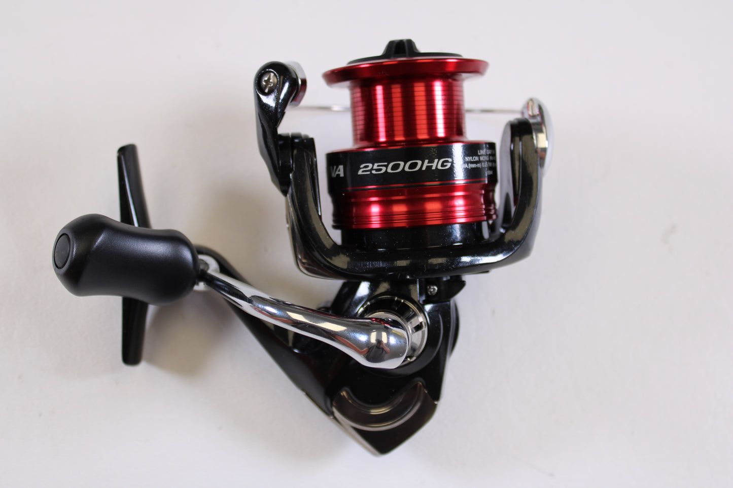 A close-up of a Shimano Sienna FG SN2500HGFG spinning reel in excellent condition, shown against a white background—ideal for your next rod and reel trade-in or to earn store credit on quality used Shimano gear.
