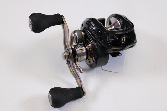 Lew's BB1 Pro PRS1SHZ 7.1:1 RH - Used Casting Reel - Excellent Condition