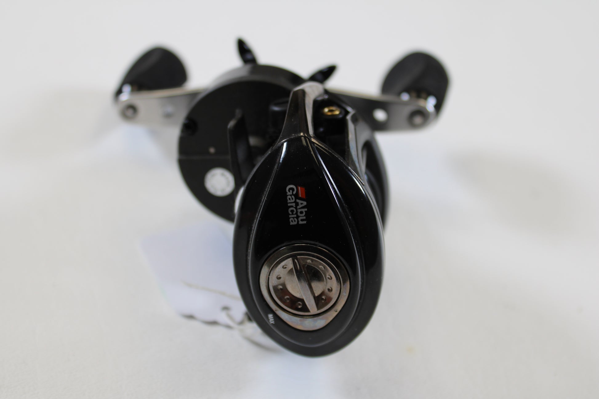 The Abu Garcia Revo Winch Gen 3 RVO3 WNCH 5.4:1 RH Casting Reel—used and in excellent condition—is ideal for your next fishing trip or to trade in for store credit toward new or used gear.