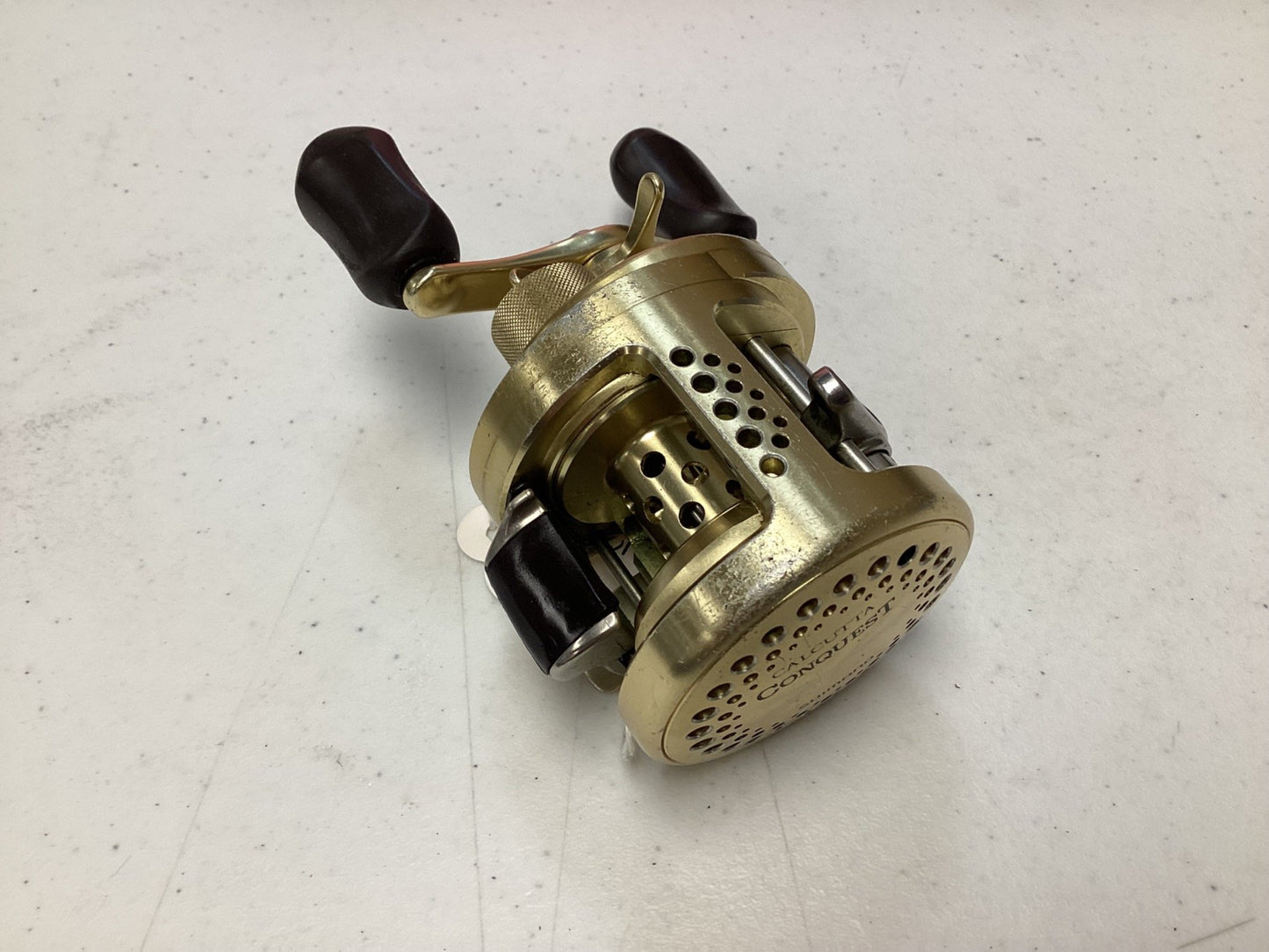 Shimano Calcutta Conquest 101A 5.6:1 LH - Used Casting Reel - Fair Condition